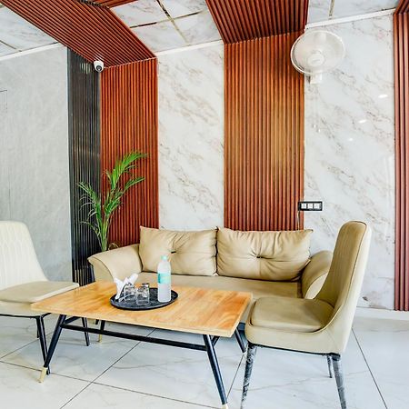 Hotel O Platinum Zirakpur المظهر الخارجي الصورة